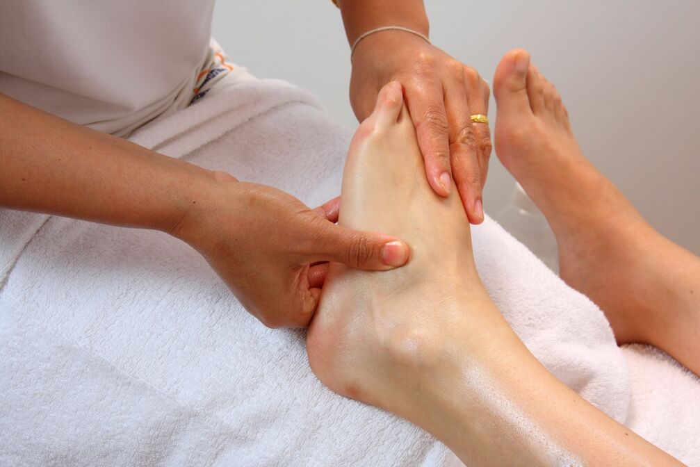 Knöchelmassage bei Arthrose